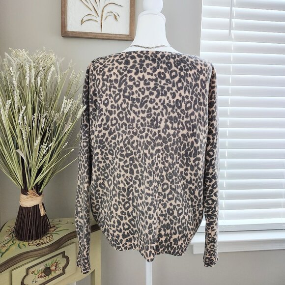 NWOT - 360 Cashmere Boat Neck -Oversized Sweater - Animal Print - Small - Picture 2 of 6